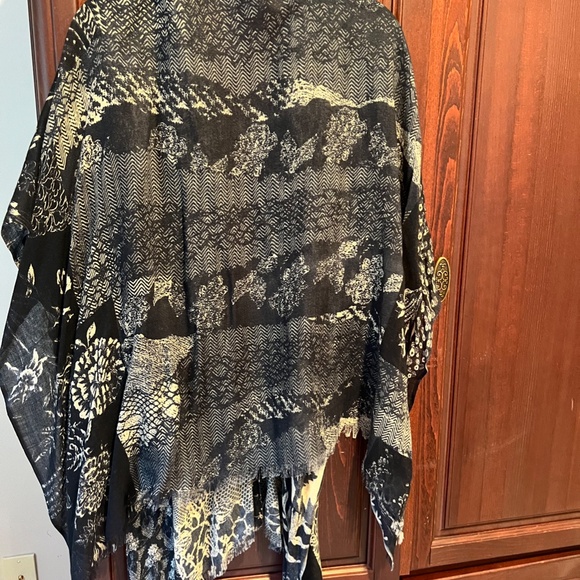 Anthropologie Petanu by Pashma Silk/Wool Shawl One Size - Picture 2 of 4